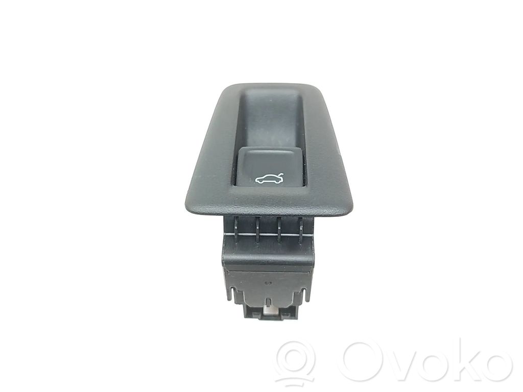 Volkswagen ID.7 Botón interruptor de maletero abierto 