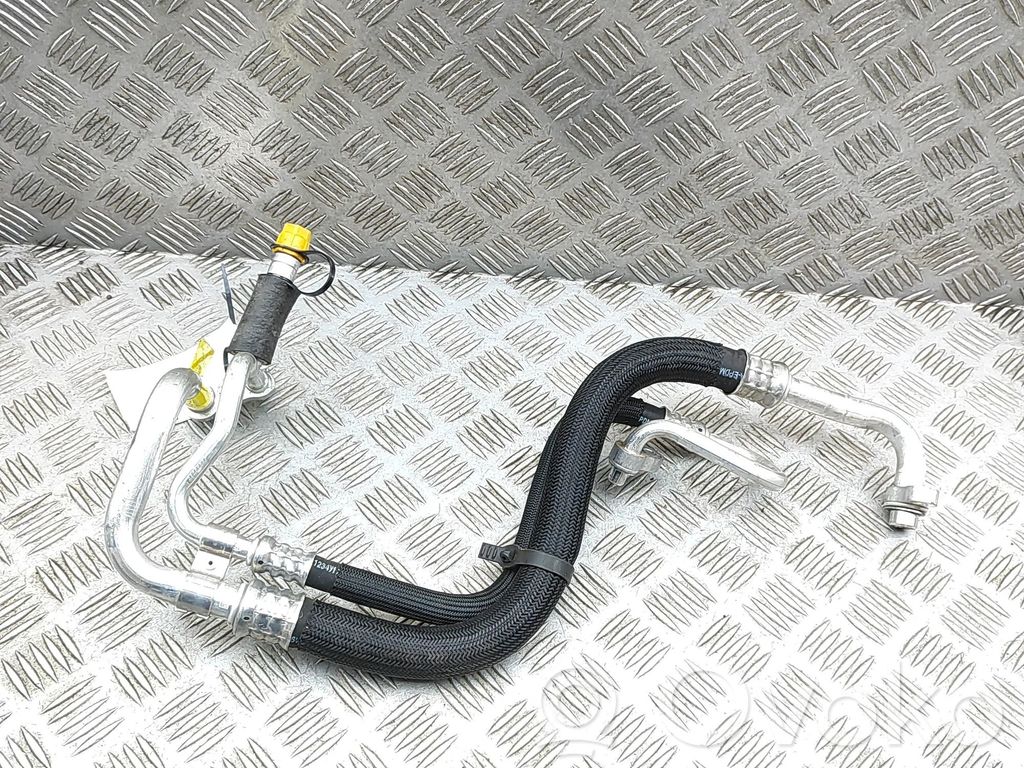 Tesla Model Y Ilmastointilaitteen putki (A/C) 