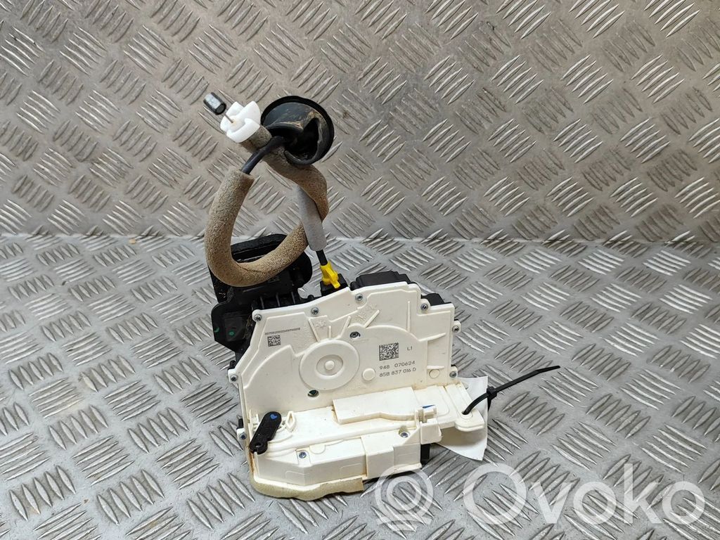 Audi A5 Front door lock 