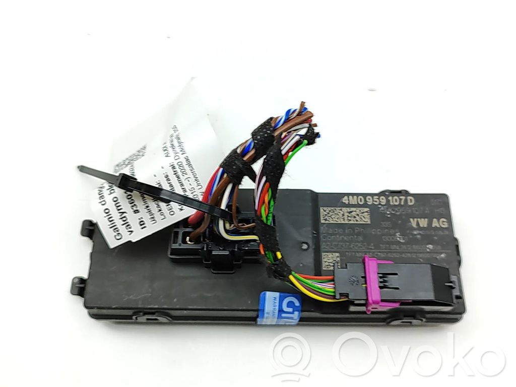 Audi A4 S4 B9 8W Sterownik / Moduł elektrycznej klapy tylnej / bagażnika 