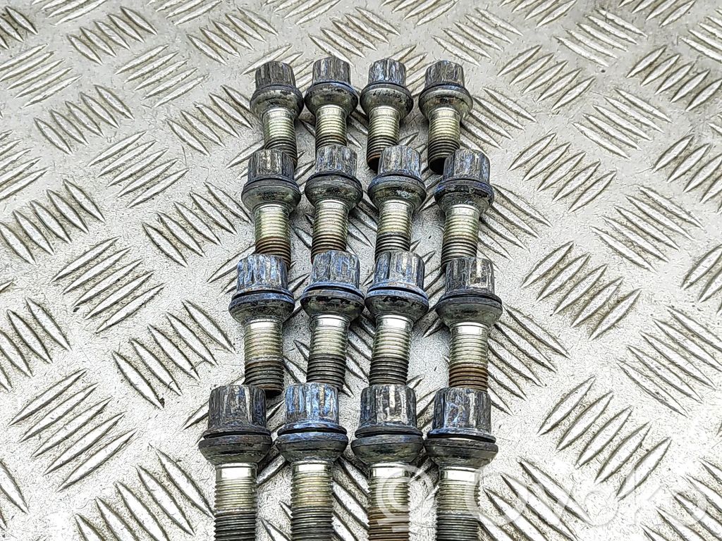 Audi A4 S4 B9 8W Tuercas/tornillos 