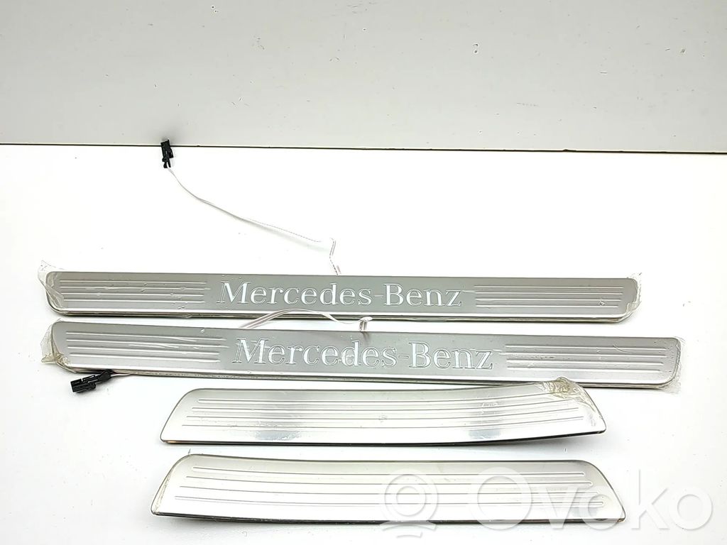 Mercedes-Benz GLE W167 Zestaw listew progowych (wewnętrznych) 