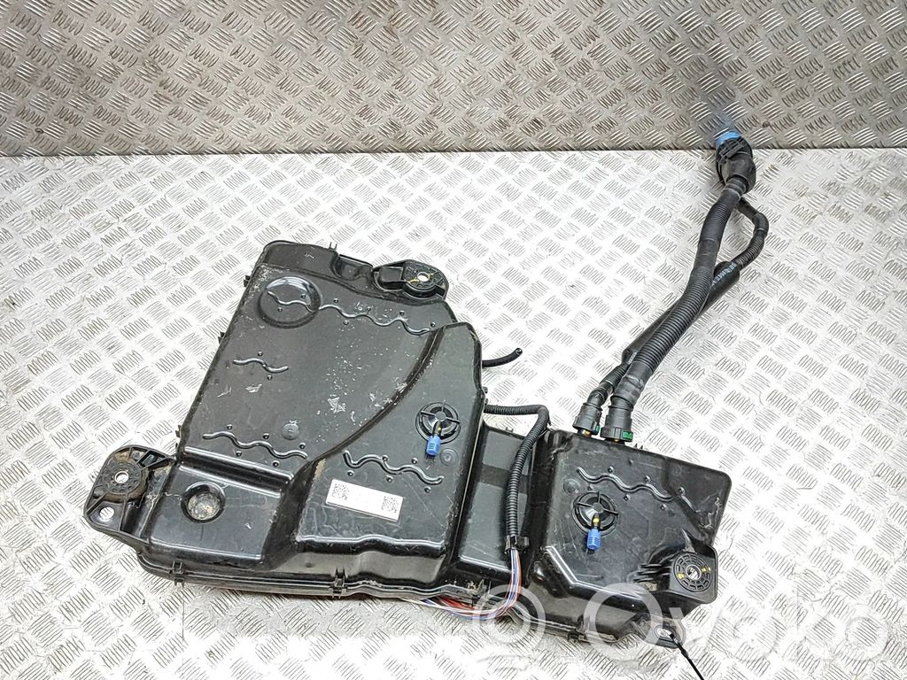 Audi Q3 F3 Serbatoio vaschetta liquido AdBlue 