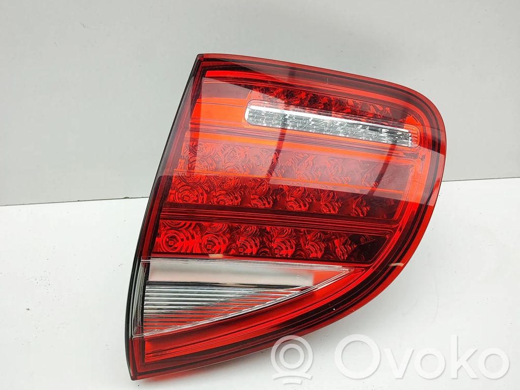Porsche Cayenne (92A) Lampy tylnej klapy bagażnika 