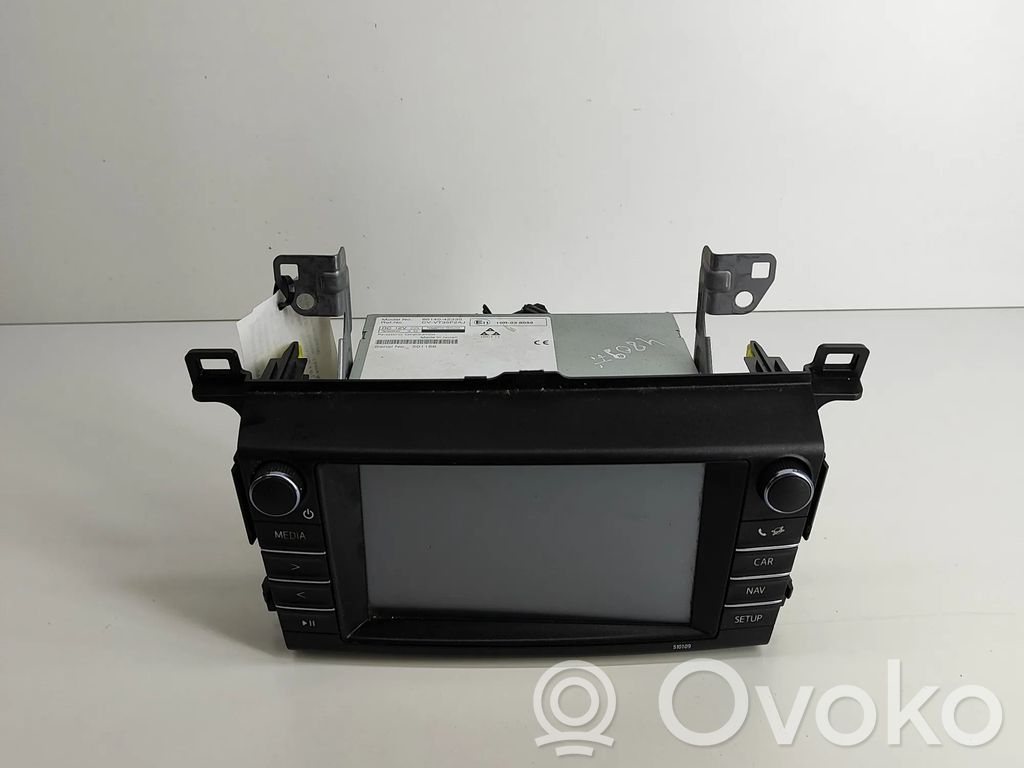 Toyota RAV 4 (XA40) Panel / Radioodtwarzacz CD/DVD/GPS 