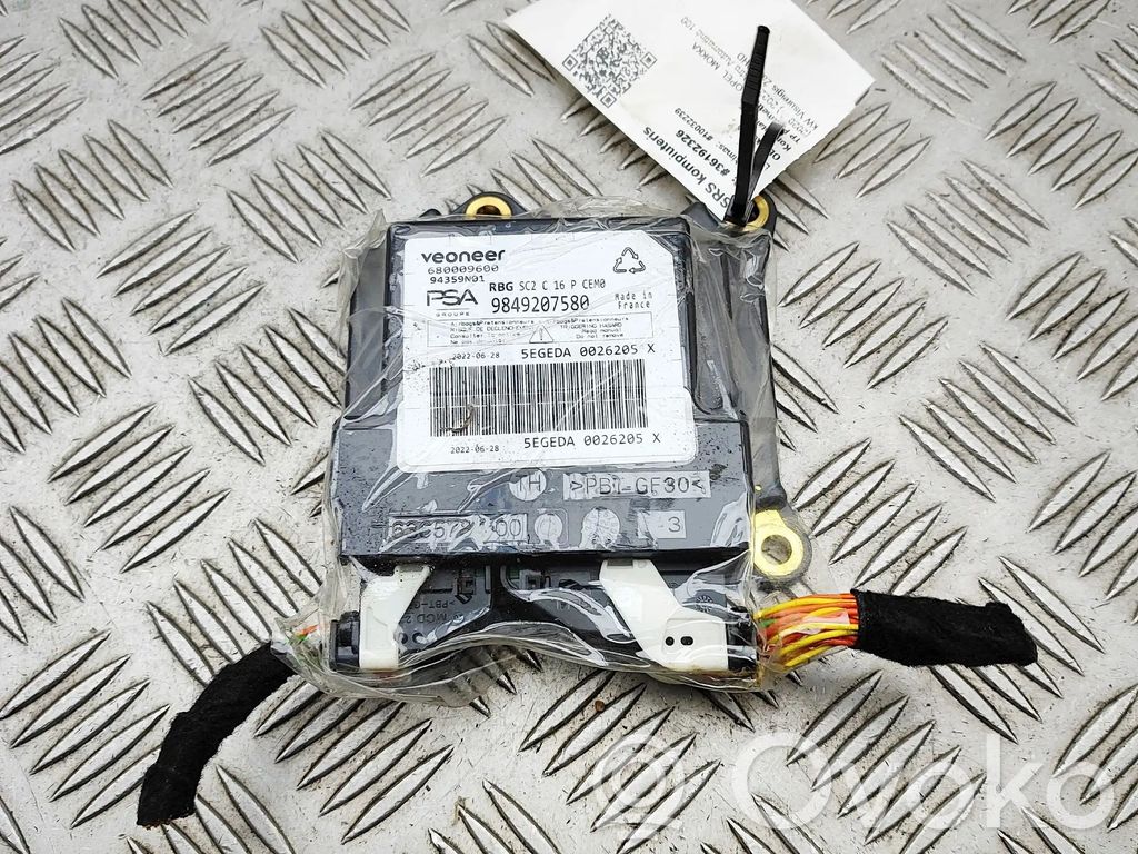 Opel Mokka B Airbag control unit/module 