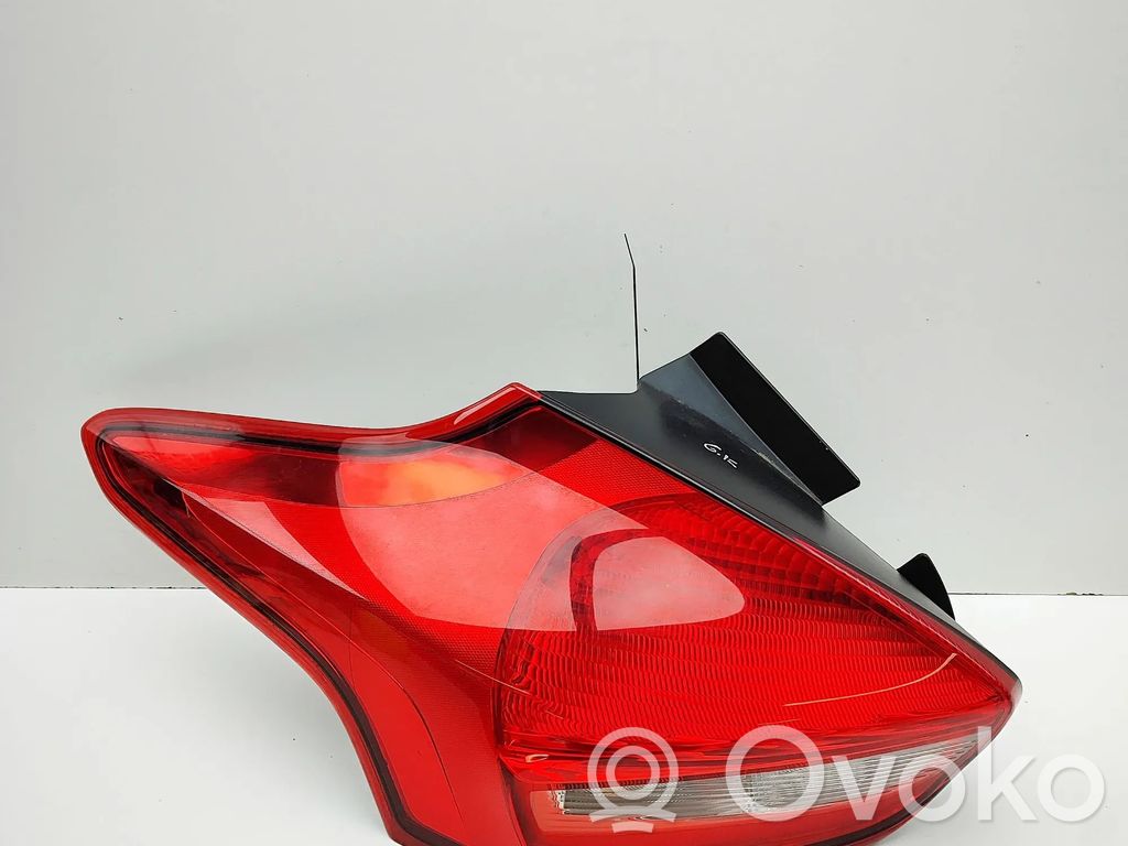 Ford Focus Luz trasera/de freno 