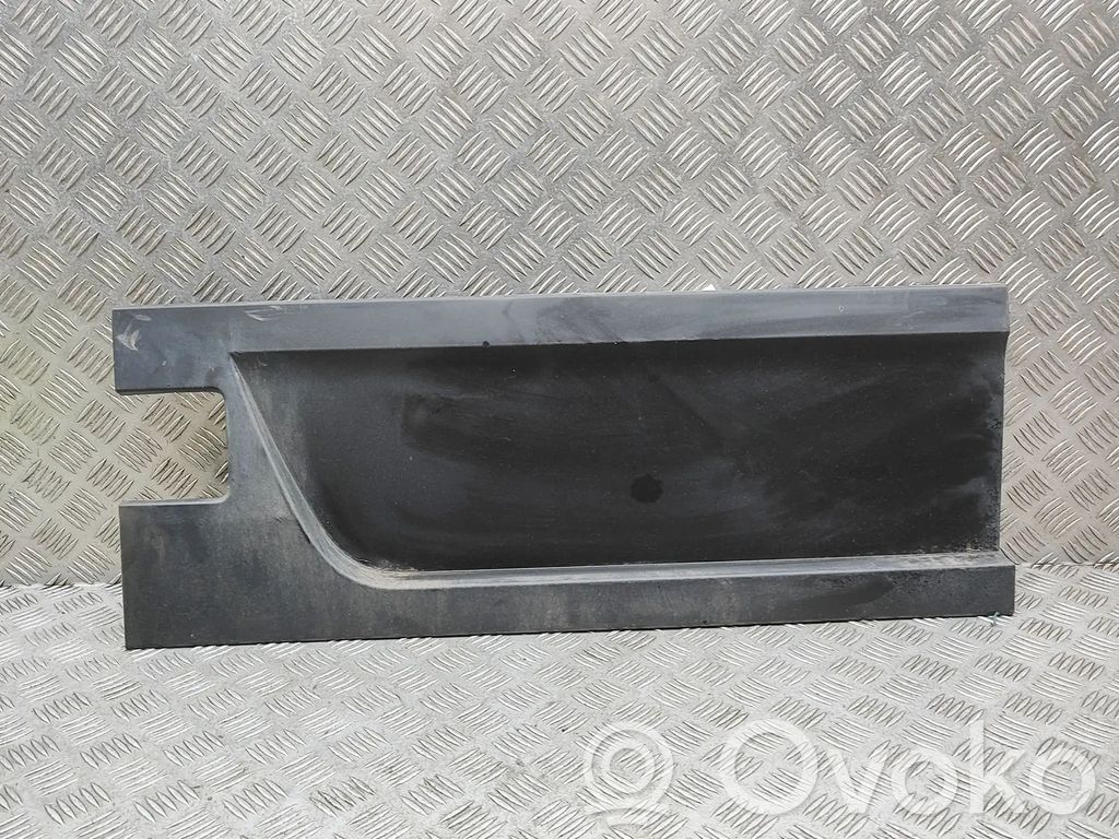 Iveco Daily 6th gen Listwa drzwi tylnych 