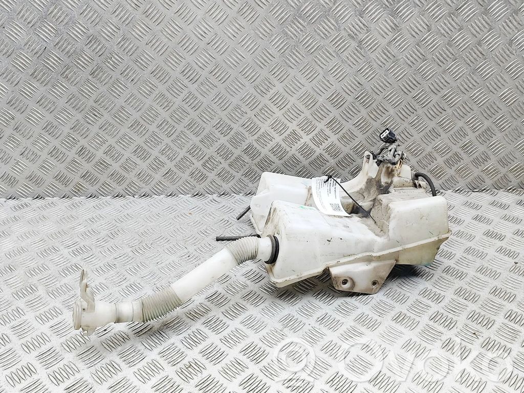 Zbiornik płynu do spryskiwaczy szyby przedniej / czołowej   8260A349