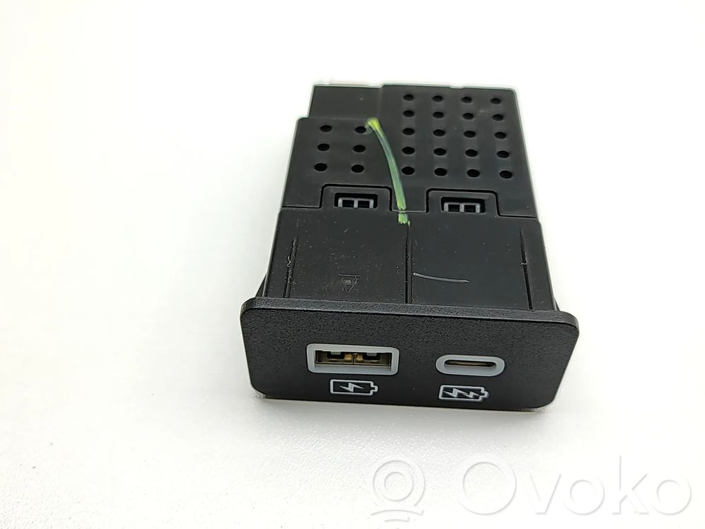 USB-Anschluss   STHP3798700Z