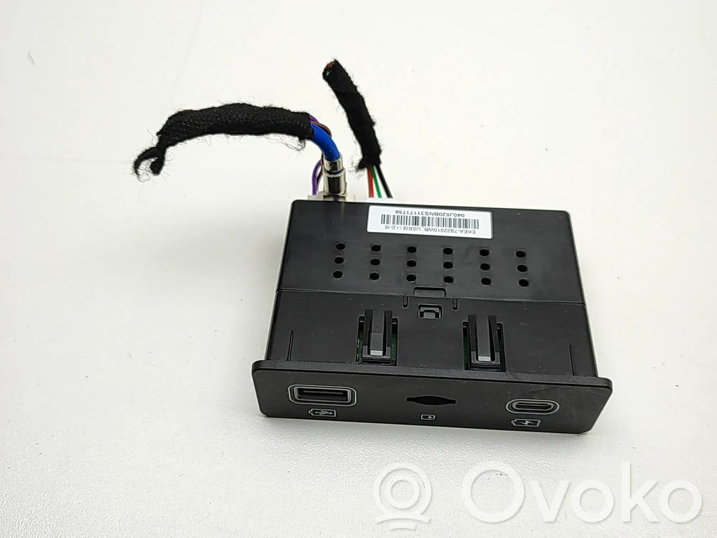 BYD Seal Enchufe conector USB 