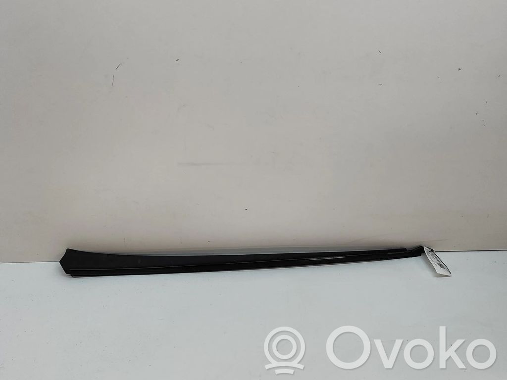 Mercedes-Benz EQS V297 Listwa szyby czołowej / przedniej 