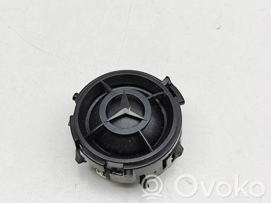 Mercedes-Benz C W205 Etuoven kaiutin