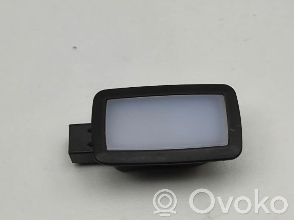 BYD Atto 3 Etuistuimen valo 