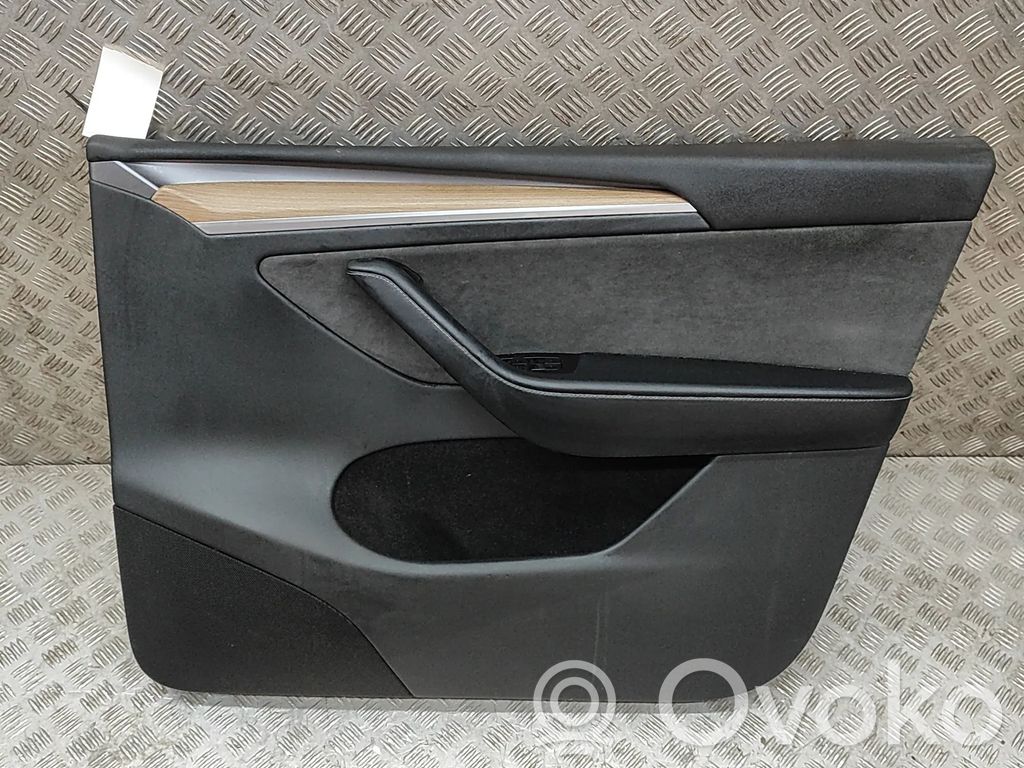 Tesla Model Y Revestimiento de puerta delantera 