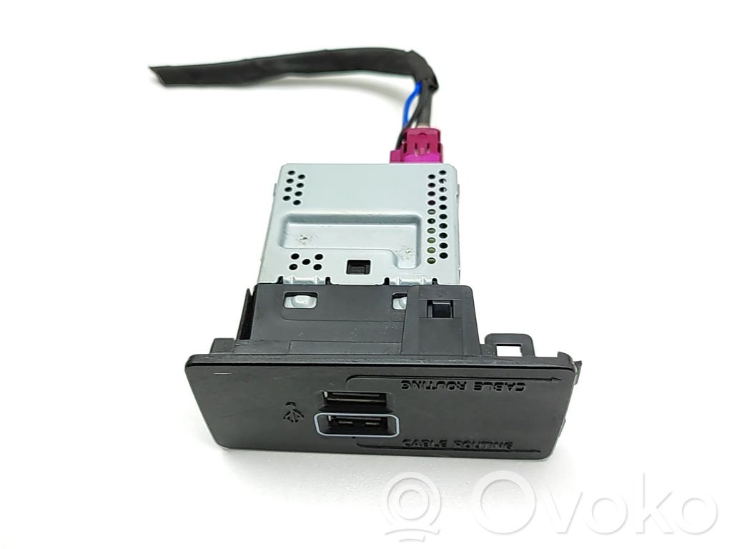 Priză USB   31407038,A2C7572930100
