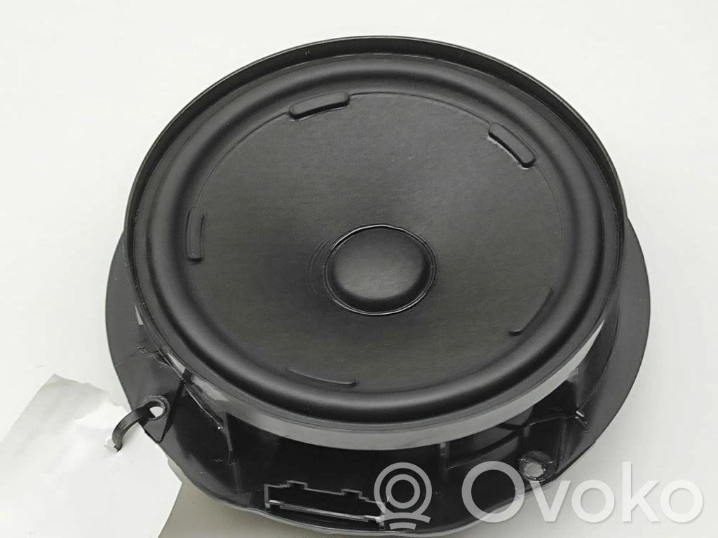 Altavoz de la puerta delantera   10A035453