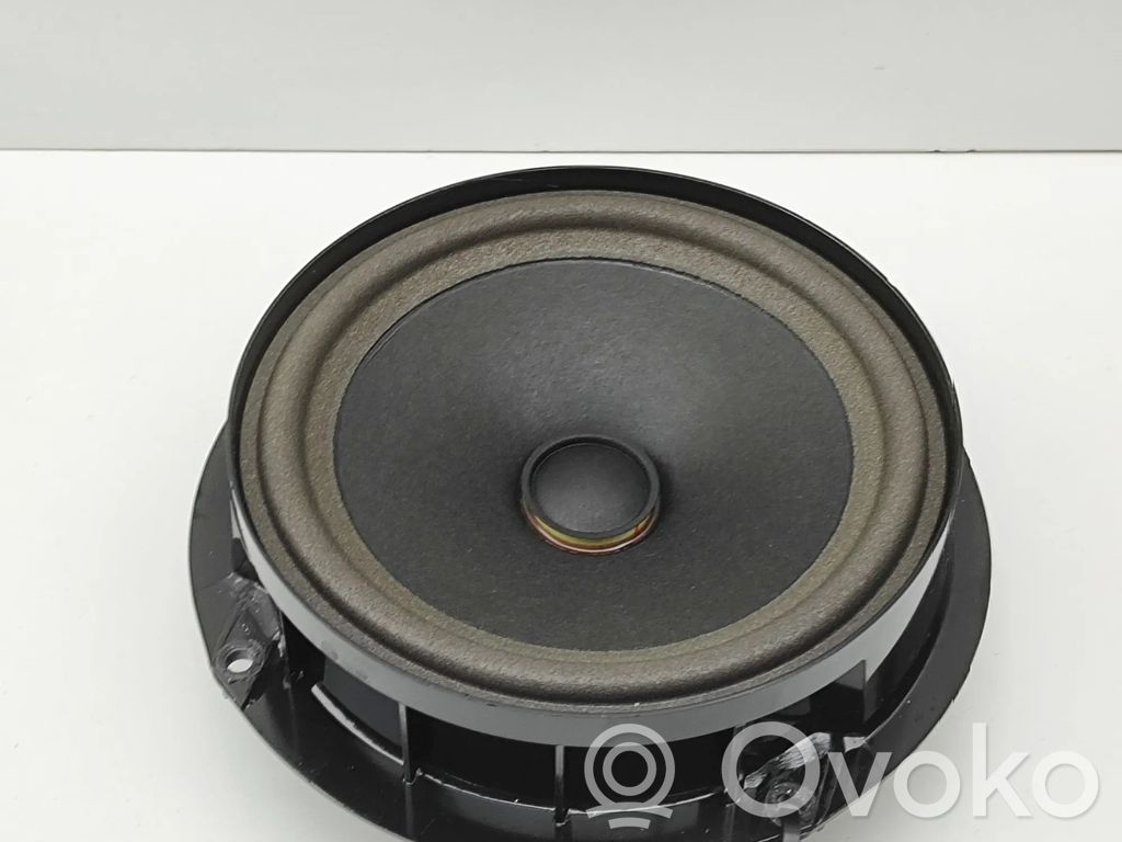 Altavoz de la puerta trasera   11A035710