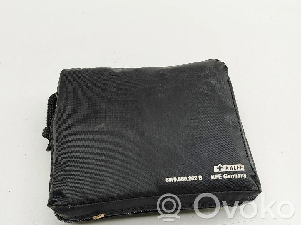 Audi A4 S4 B9 8W Kit di pronto soccorso