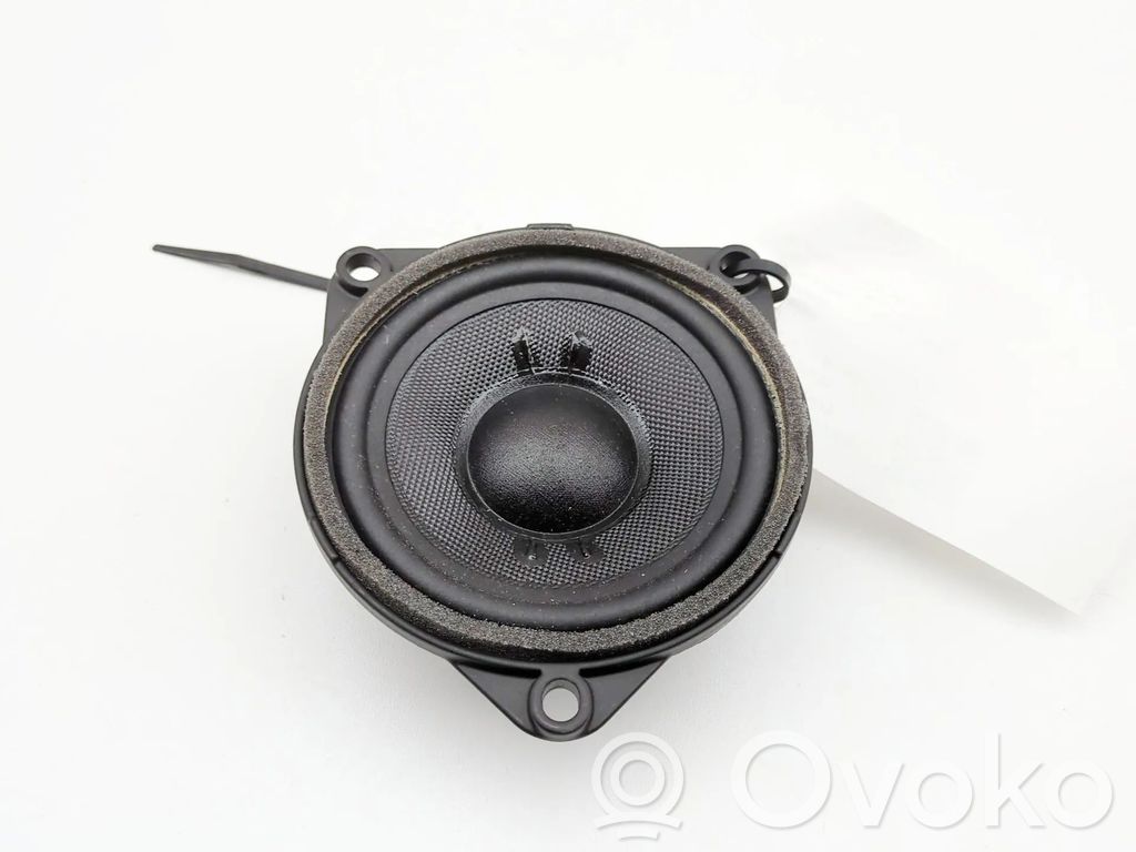 Porsche Taycan 9J1 Enceinte de porte arrière