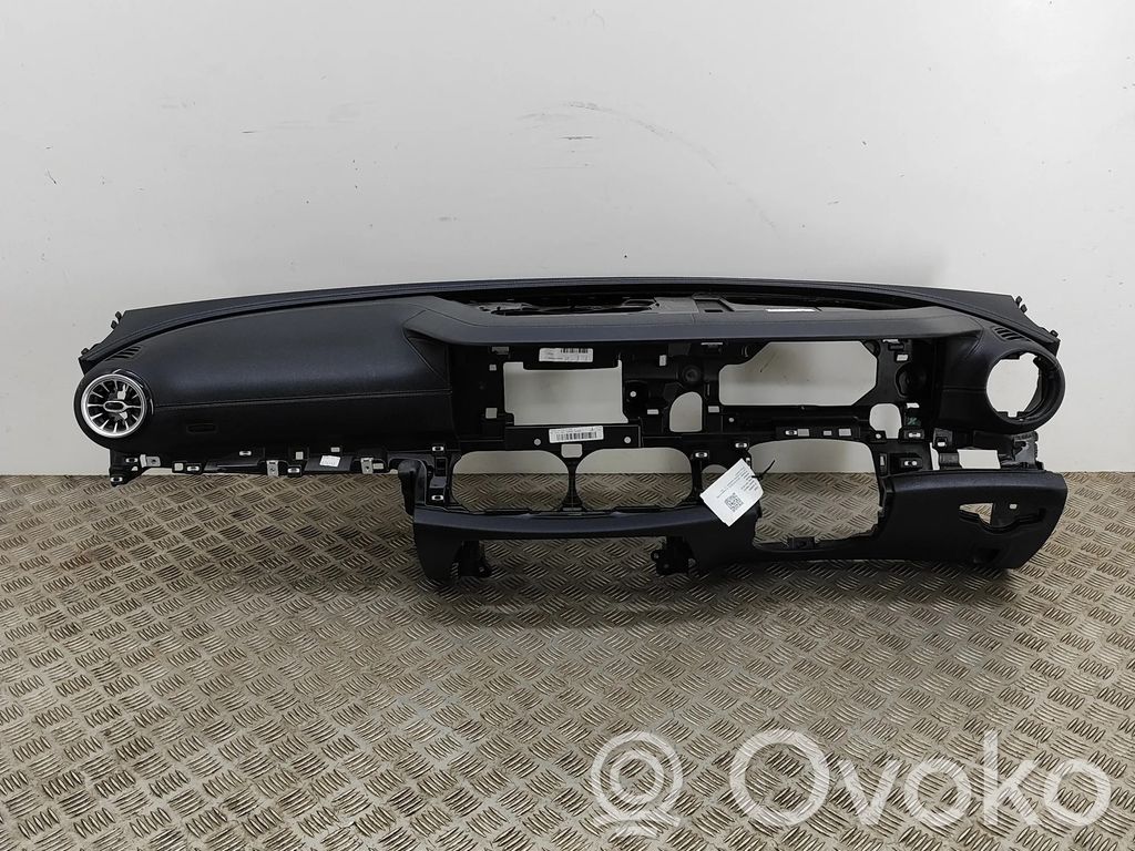 Mercedes-Benz E W238 Tableau de bord