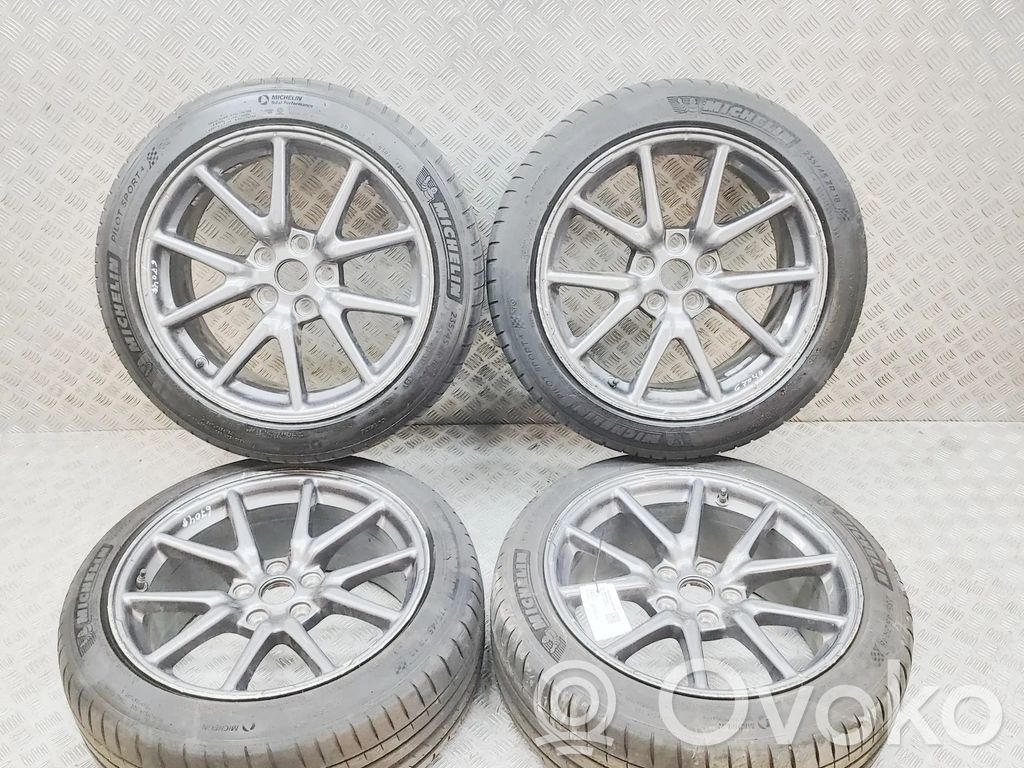 Tesla Model 3 Cerchione in lega R18 