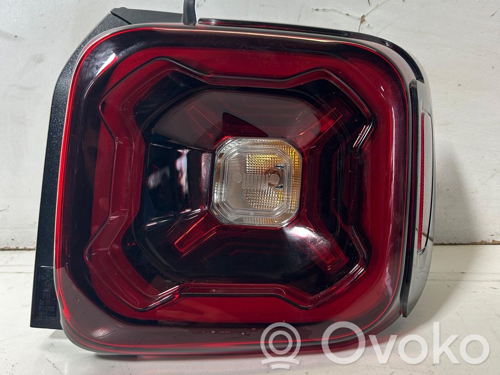 Jeep Renegade Aizmugurējais lukturis virsbūvē 
