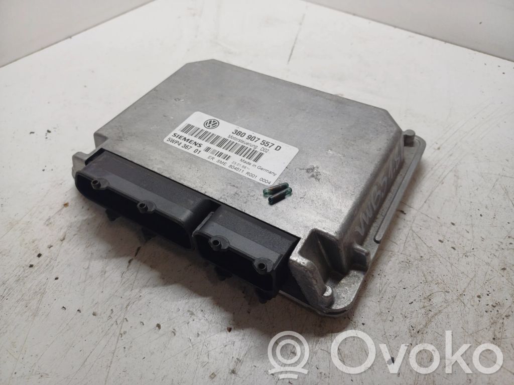 Volkswagen PASSAT B5 Engine control unit/module 