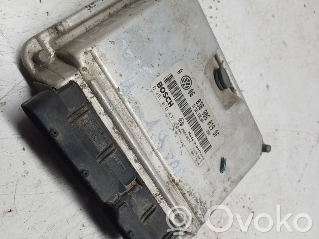 Volkswagen Golf IV Engine control unit/module 
