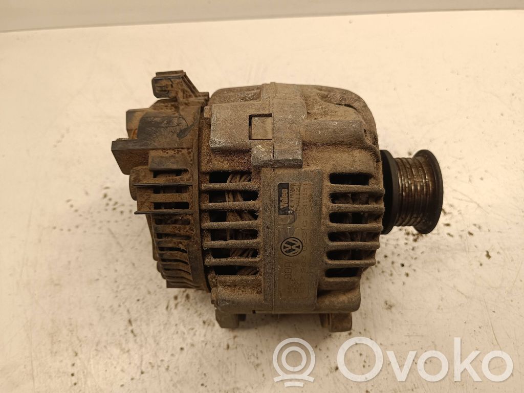Volkswagen PASSAT B4 Generatorius 
