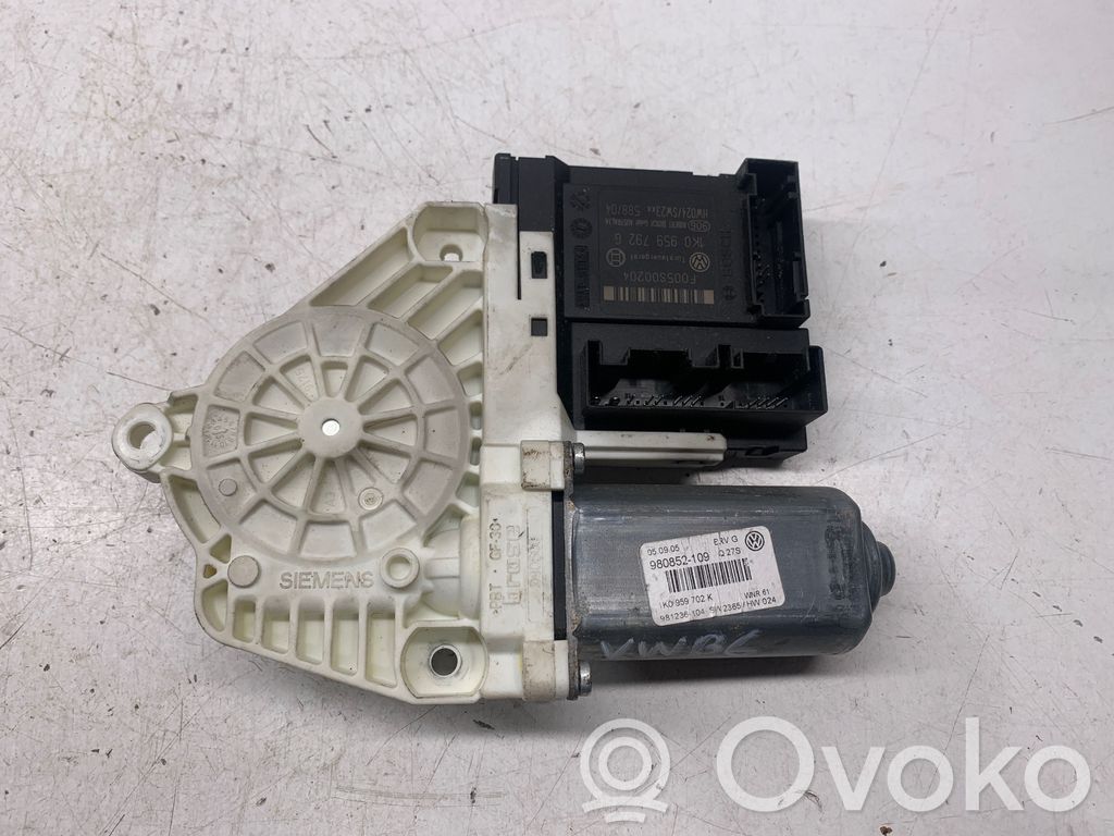 Volkswagen PASSAT B6 Silnik regulatora szyby drzwi przednich 