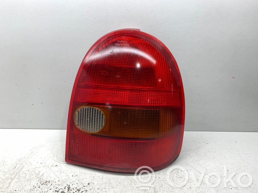Opel Corsa B Aizmugurējais lukturis virsbūvē 