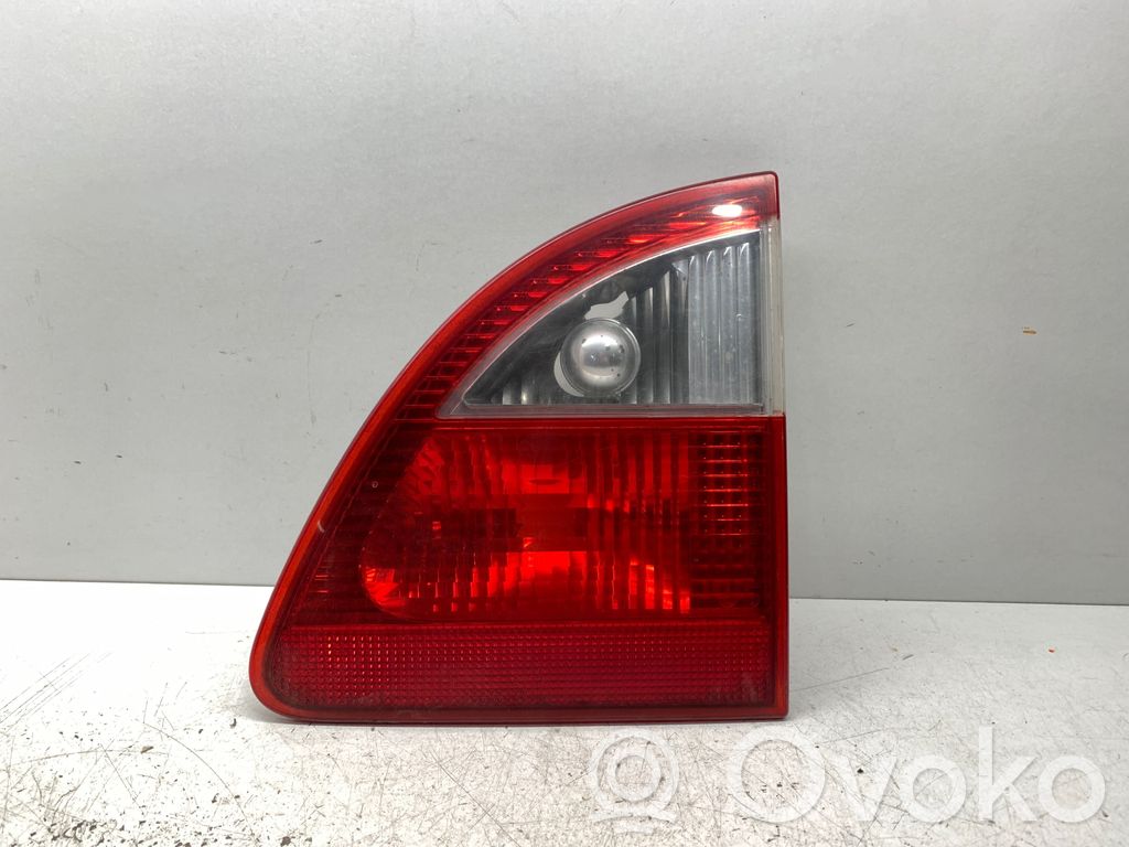 Ford Galaxy Aizmugurējais lukturis pārsegā 