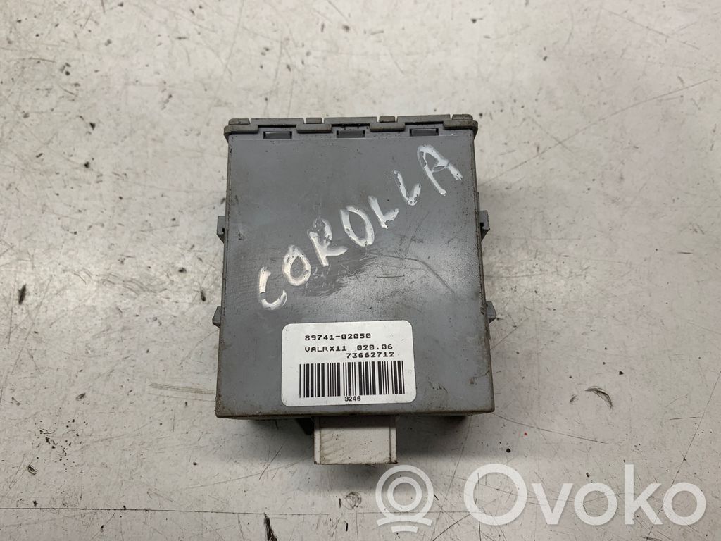 Toyota Corolla E120 E130 Door central lock control unit/module 