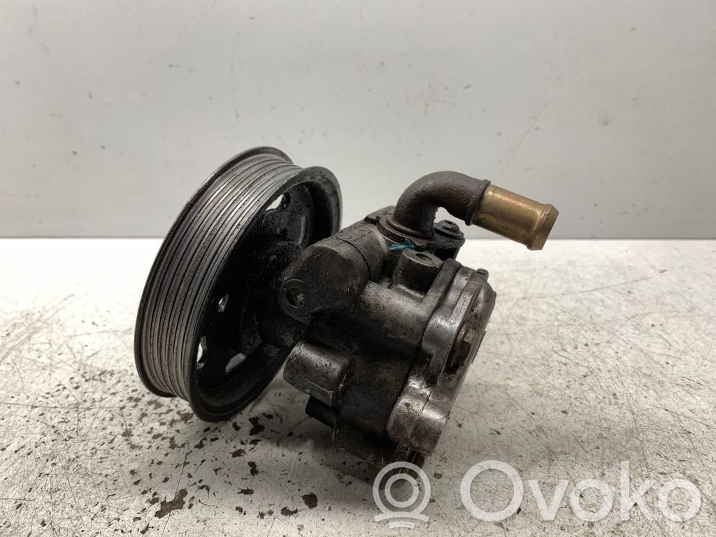 Volkswagen Bora Ohjaustehostimen pumppu 