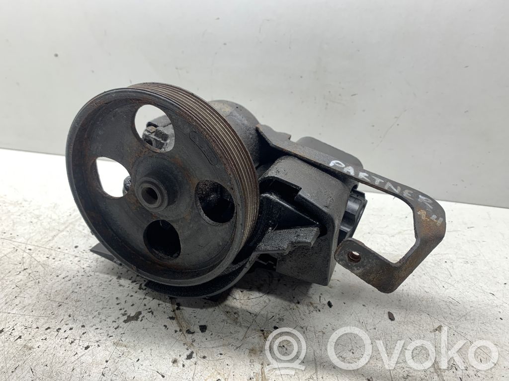 Peugeot Partner Power steering pump 