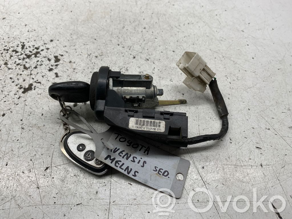 Toyota Avensis T220 Ignition lock 