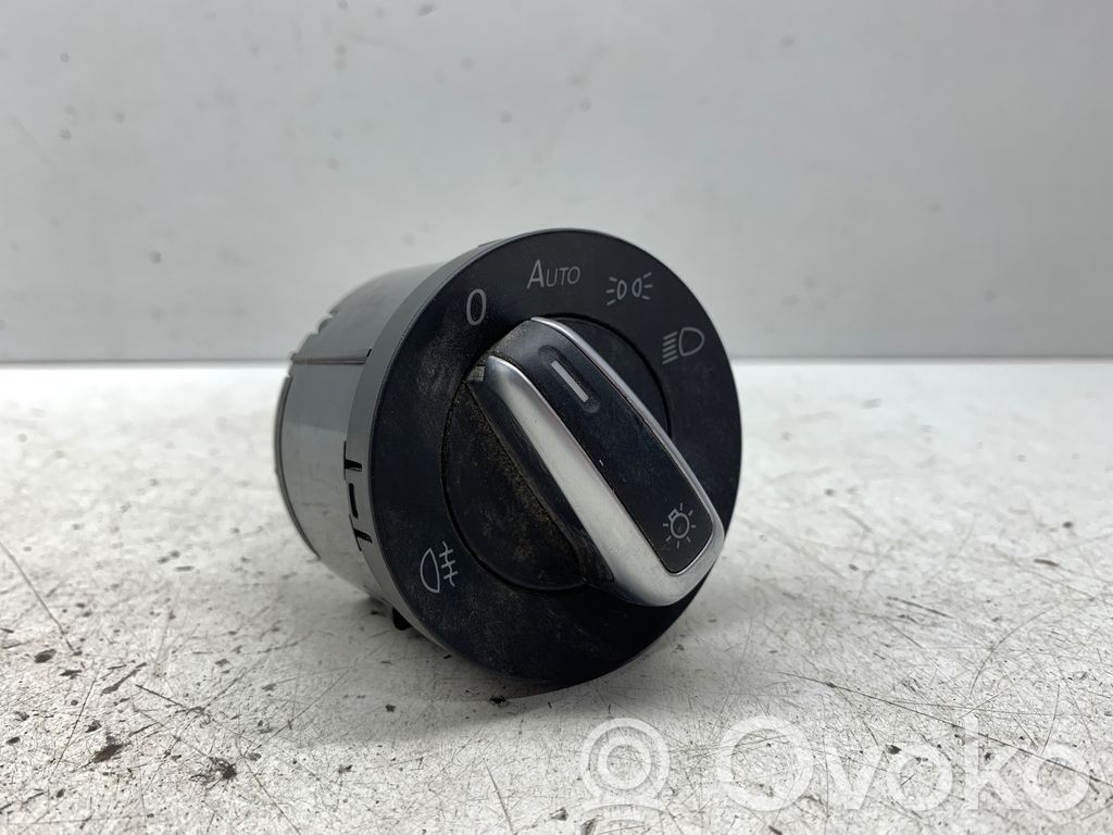 Volkswagen PASSAT B7 Light switch 