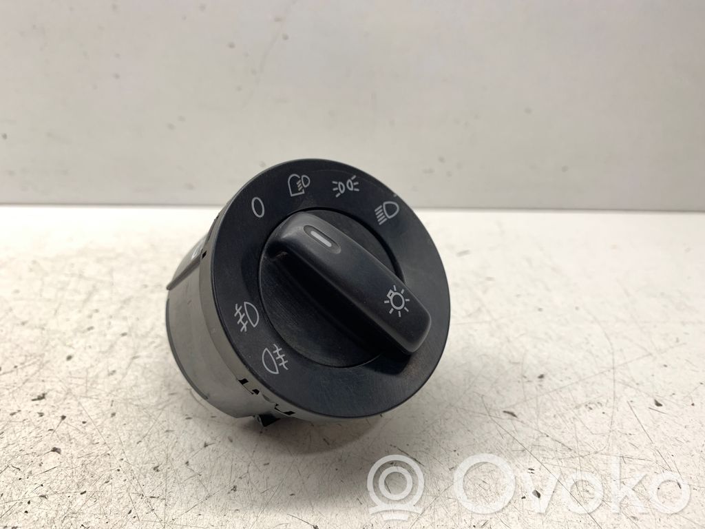 Volkswagen Golf V Light switch 
