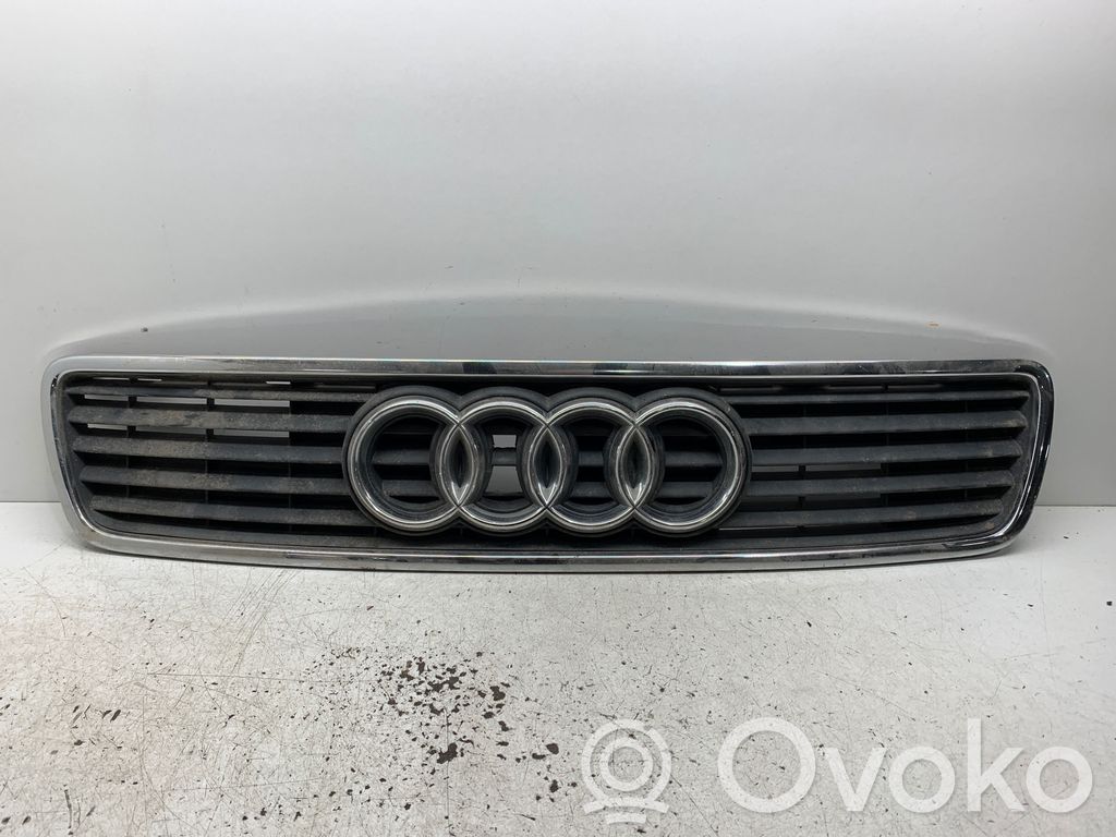 Audi A4 S4 B5 8D Etusäleikkö 