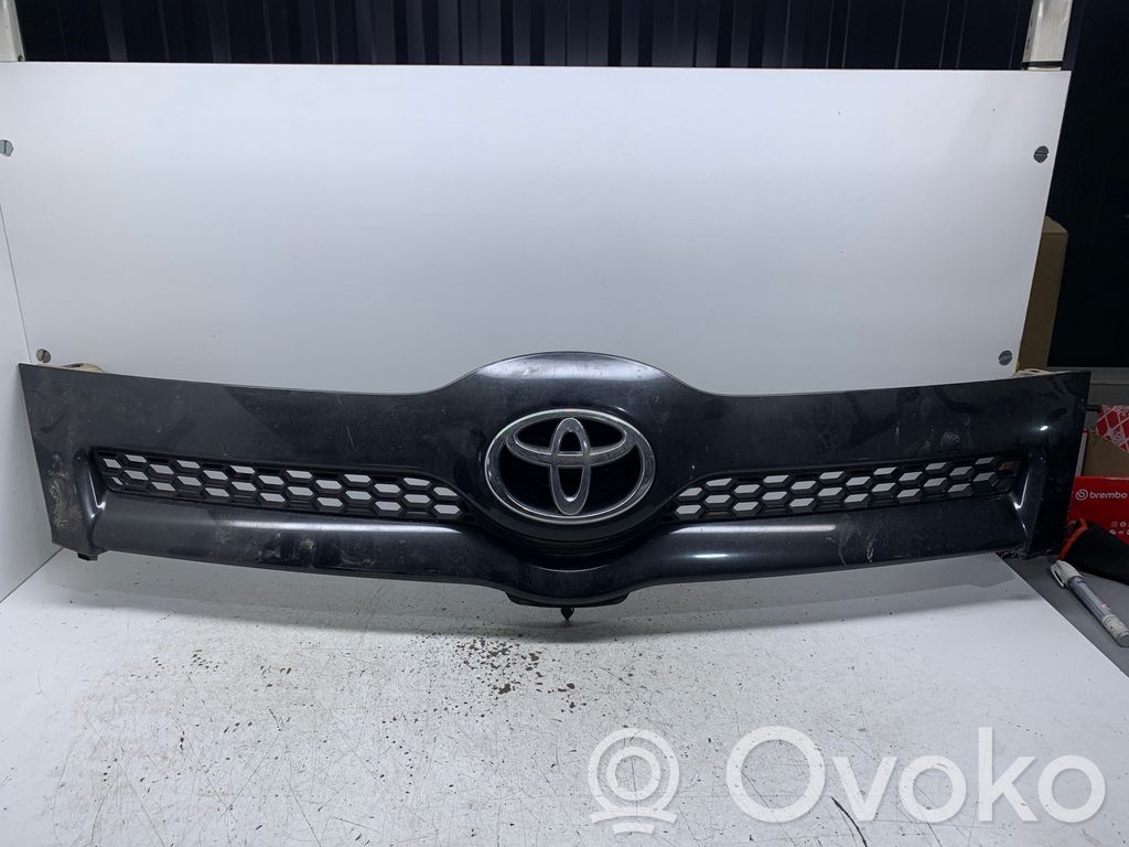 Toyota Corolla Verso E121 Front grill 