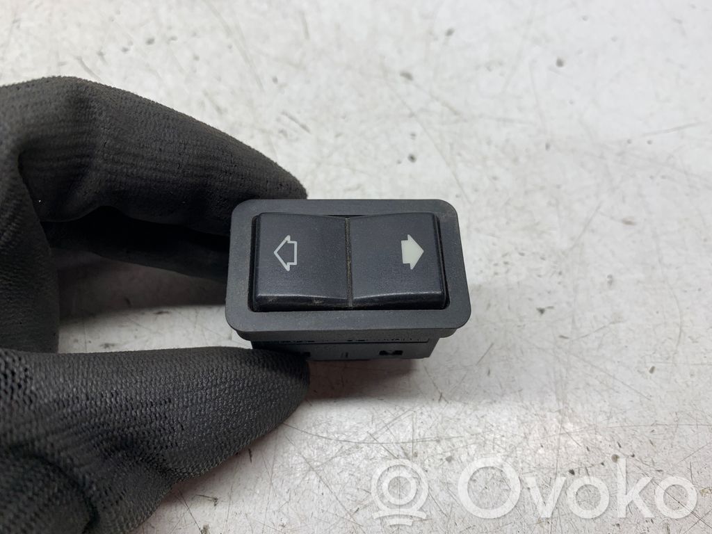 Electric window control switch   8368974