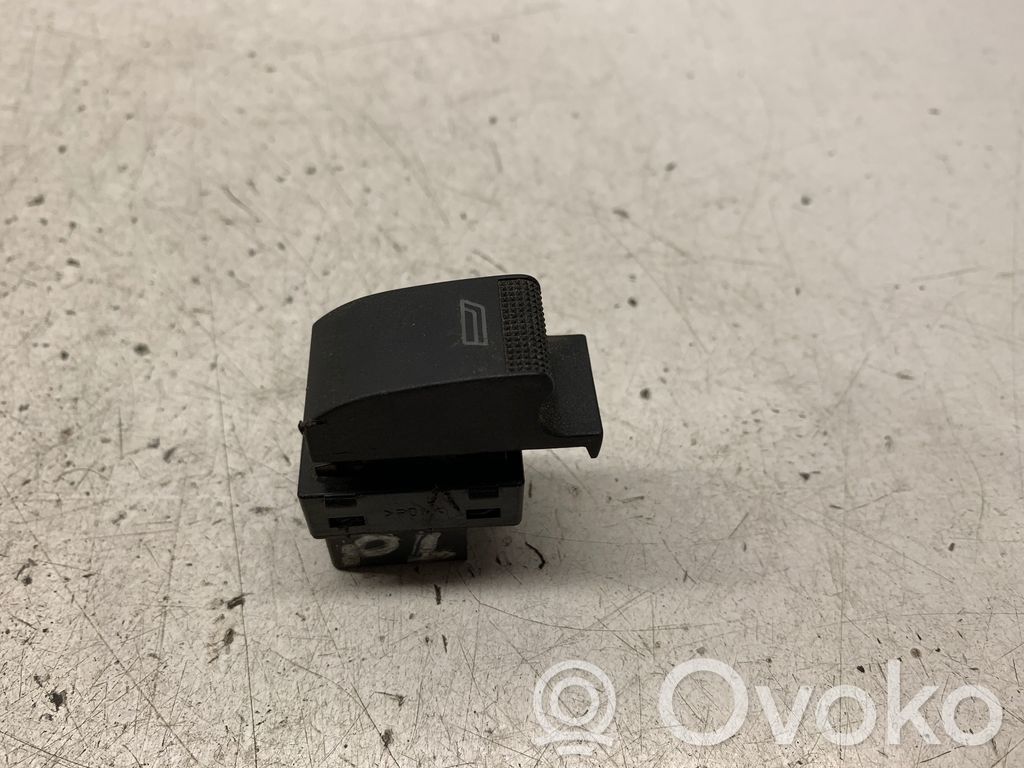 Audi A3 S3 8P Electric window control switch 