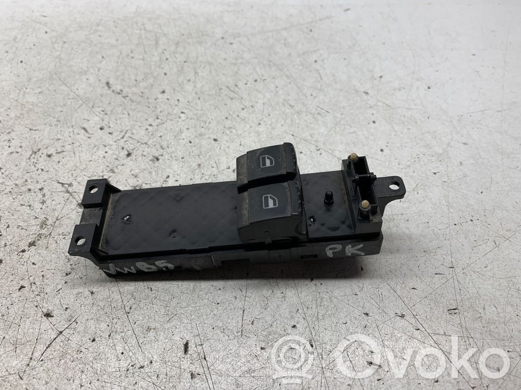 Volkswagen PASSAT B5 Electric window control switch 