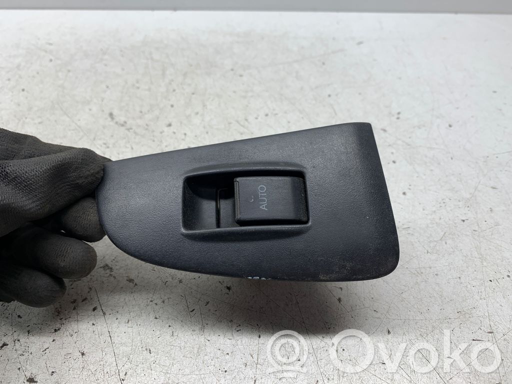Toyota Avensis T250 Przyciski szyb 