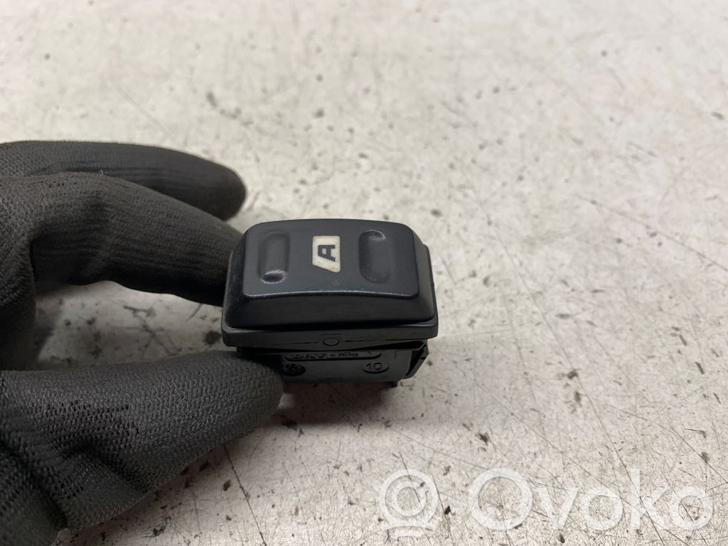 Citroen Xsara Picasso Electric window control switch 
