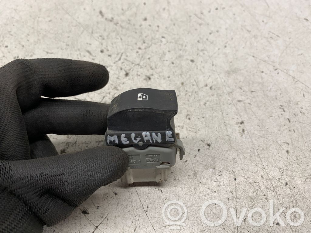 Renault Megane II Electric window control switch 