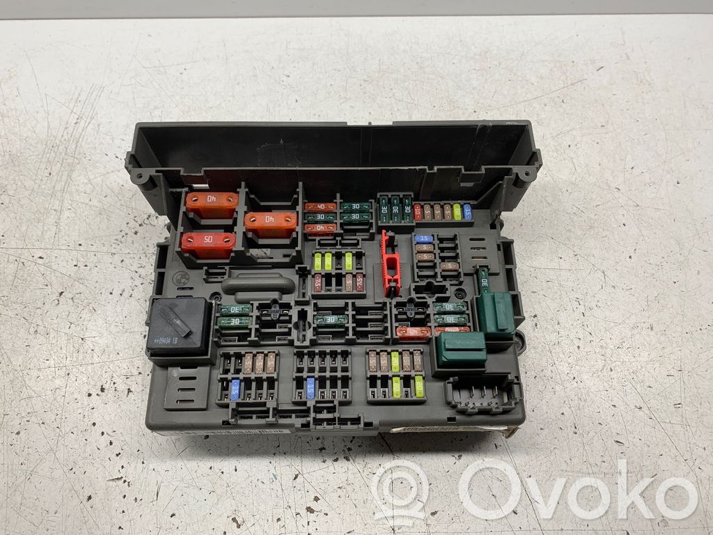 BMW 3 E90 E91 Fuse module 