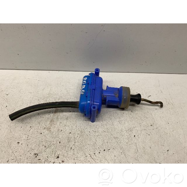 Audi 80 90 S2 B4 Central locking vacuum pump 