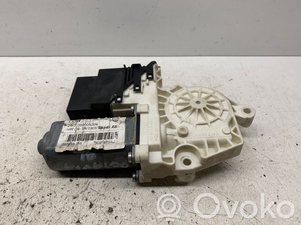 Skoda Octavia Mk2 (1Z) Silniczek podnoszenia szyby drzwi tylnych 